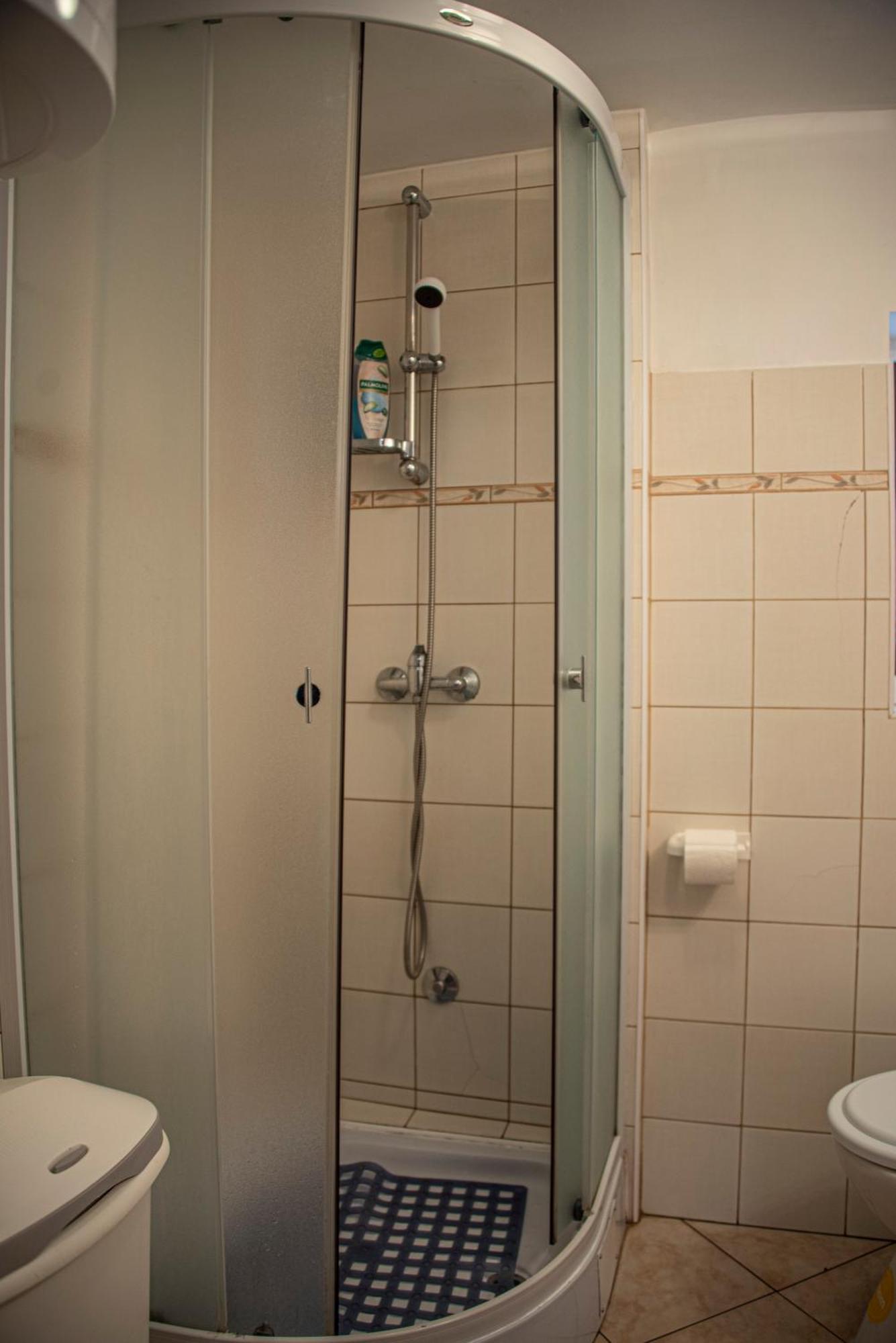 Apartman Nives Lubenice Eksteriør bilde